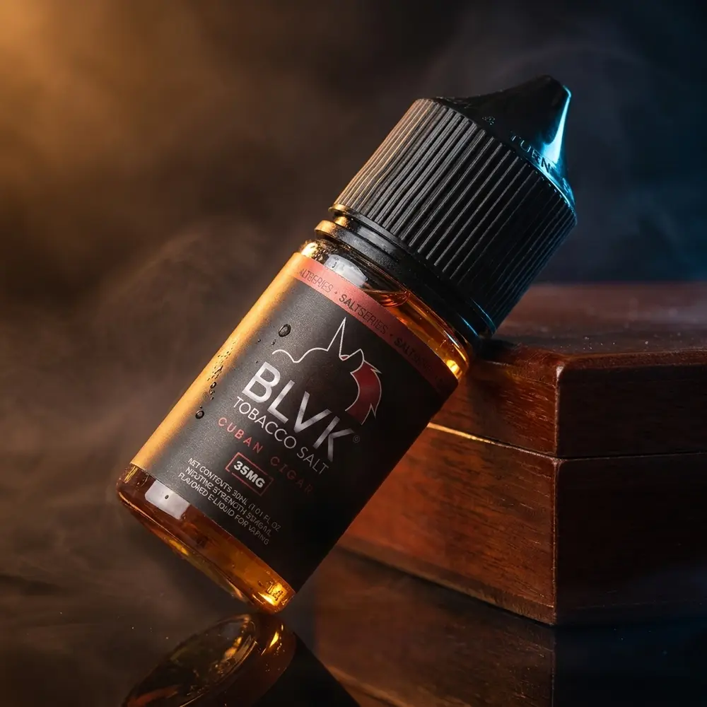 Frasco Blvk Unicorn Salt Cuban Cigar 30ml com rótulo visível, sabor tabaco, informações de nicotina e embalagem intacta - Vapor Gringo