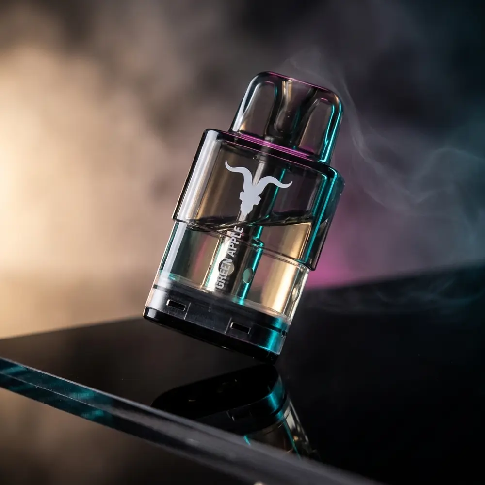 Cartucho refil Ignite P100 10.000 puffs suspenso sobre acrilico preto brilhante com luzes neon e reflexos - Vapor Gringo
