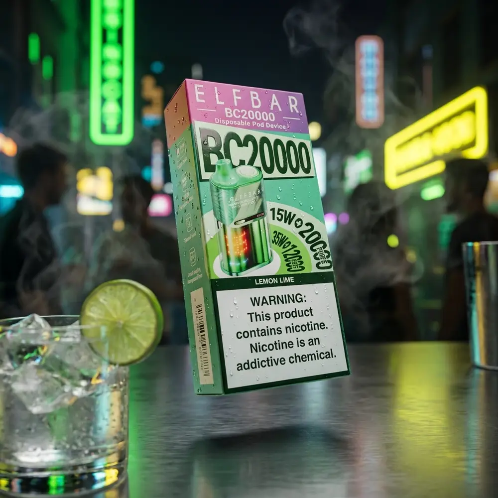 Elf Bar BC20000 Lemon Lime sobre balcão urbano com luzes neon verdes e copo com gelo em primeiro plano - Vapor Gringo