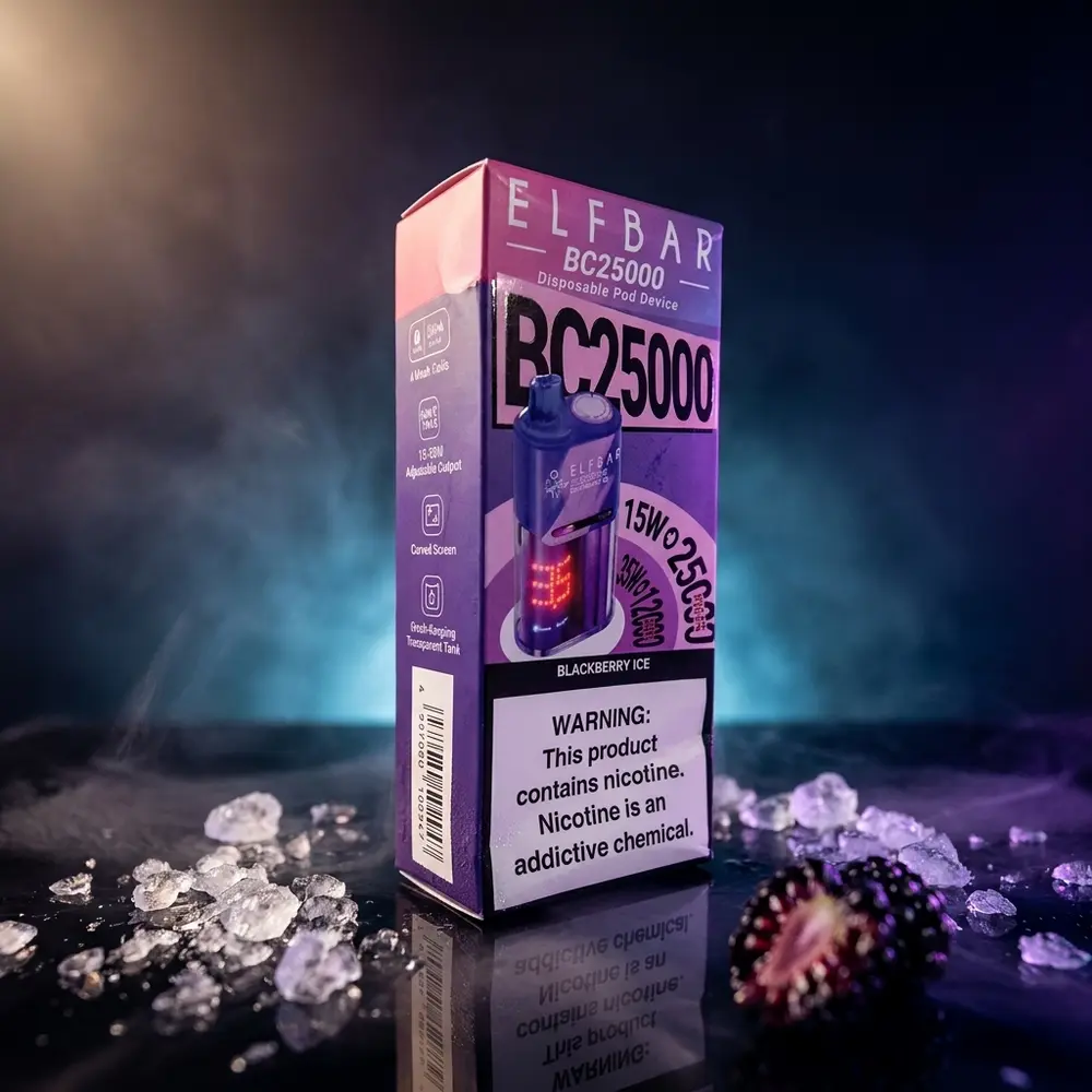 Elf Bar BC25000 Blackberry Ice sobre placa acrilica preta com lascas de gelo e reflexos roxos e azuis - Vapor Gringo
