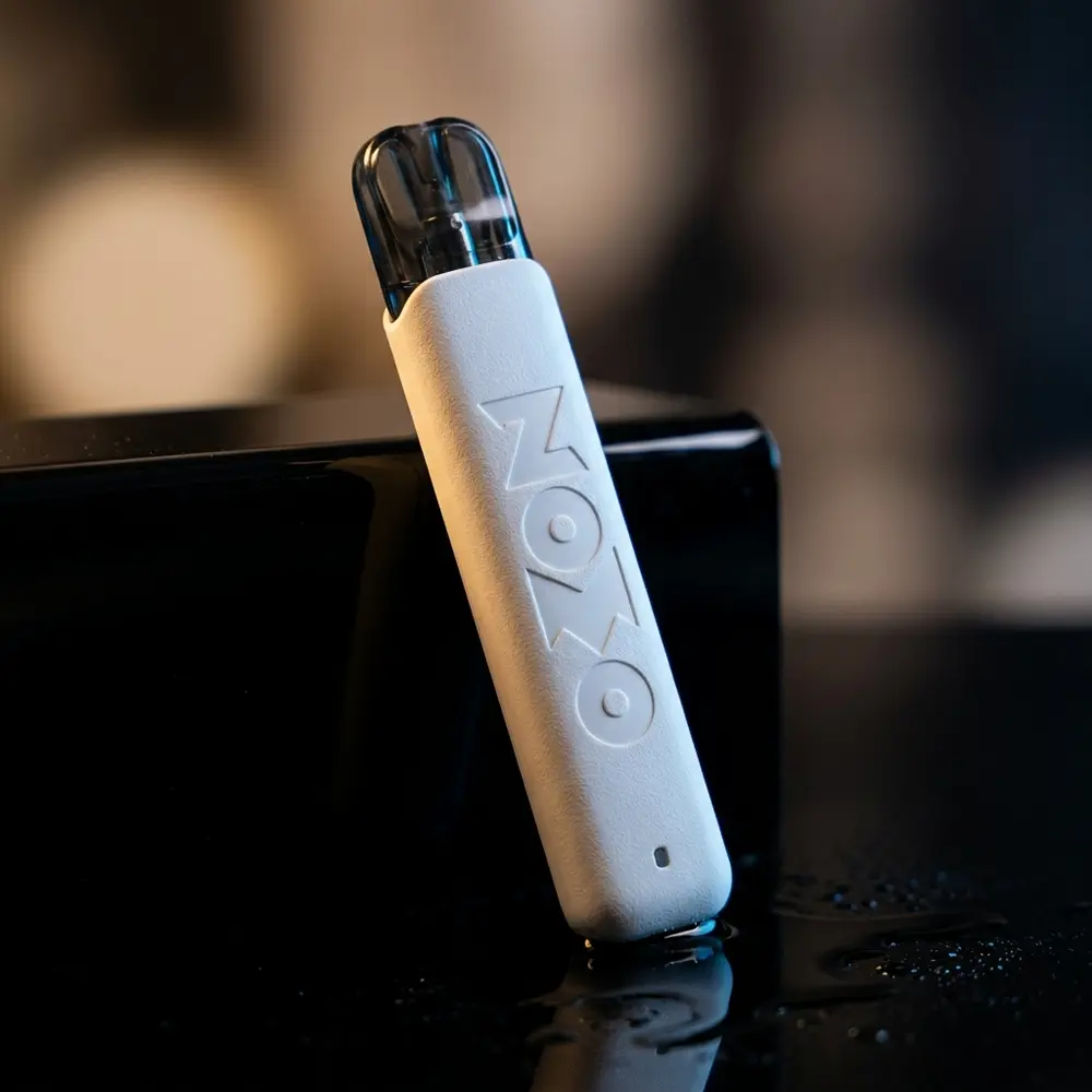 Kit Pod Play 400mAh da Zomo, pod recarregavel compacto com acabamento emborrachado - Vapor Gringo
