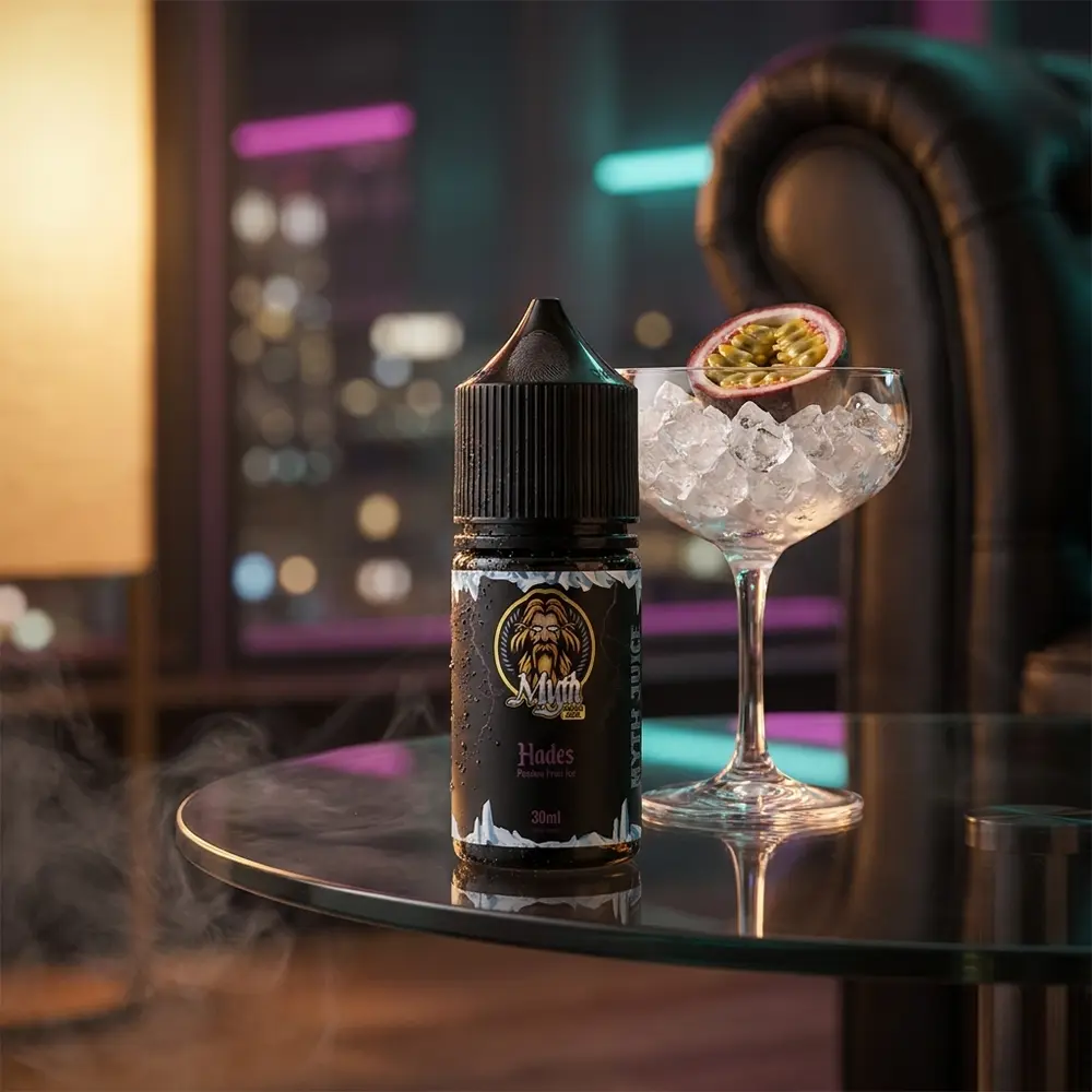 Frasco Líquido Myth Salt Hades Passion Fruit Ice sobre mesa de vidro com coupe de maracujá e luzes de lounge ao fundo - Vapor Gringo