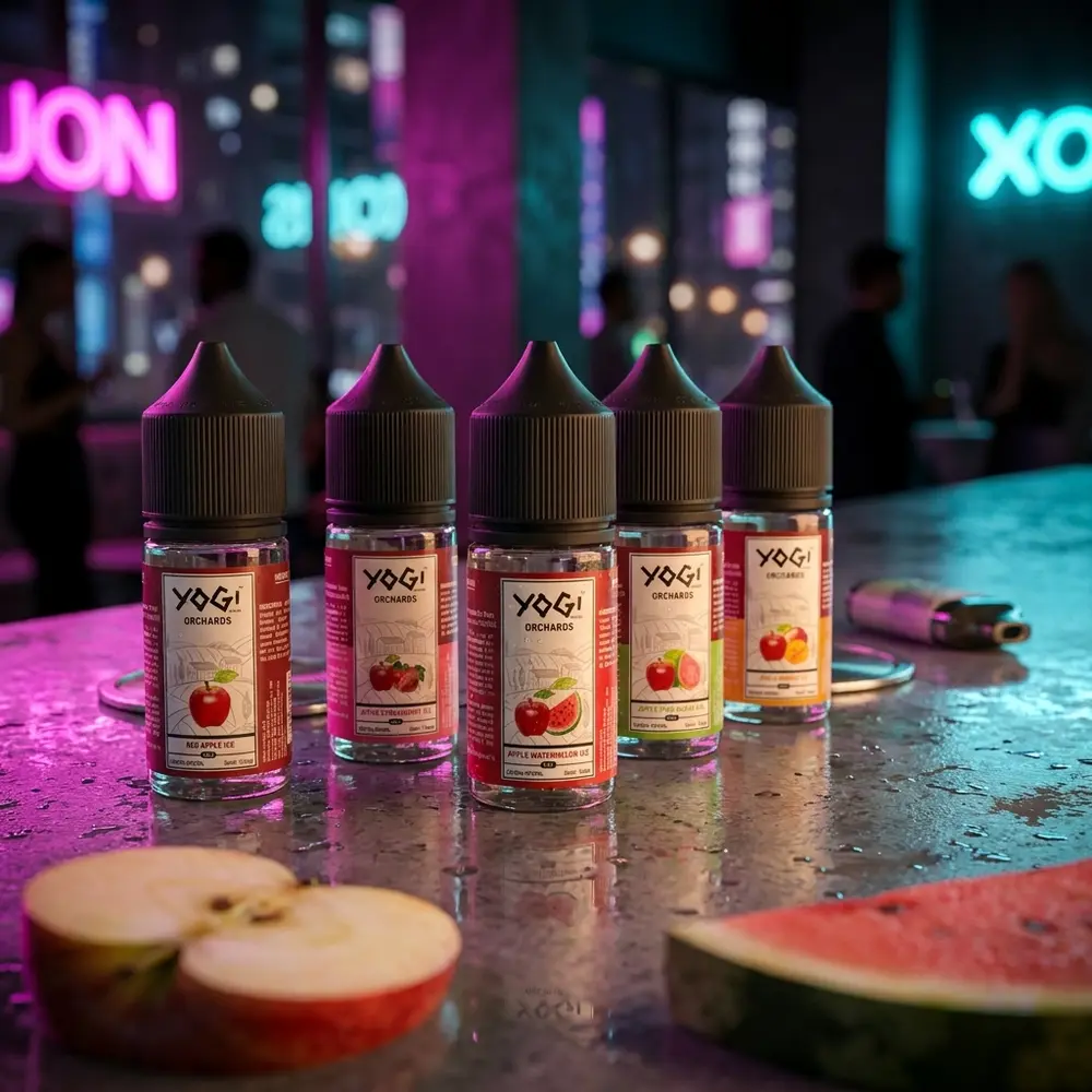 Garrafa Liquido Yogi Salt Ice Orchards Edition no balcão urbano molhado com reflexos neon e ambiente de nightlife desfocado - Vapor Gringo