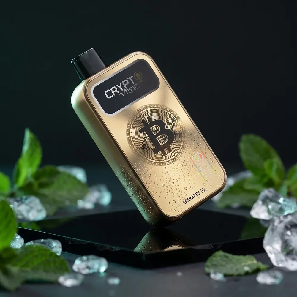 Pod Descartável Crypt ₿ Vibe Ice Mint sobre base acrílica preta com condensação e reflexos mint - Vapor Gringo