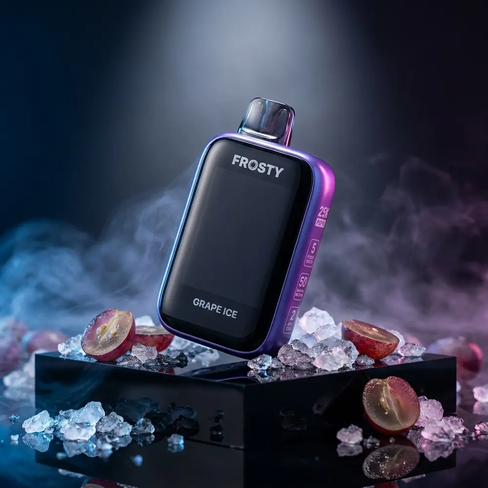 Pod Descartável Frosty Grape Ice sobre base acrílica com gelo e uvas, iluminação azul e magenta - Vapor Gringo
