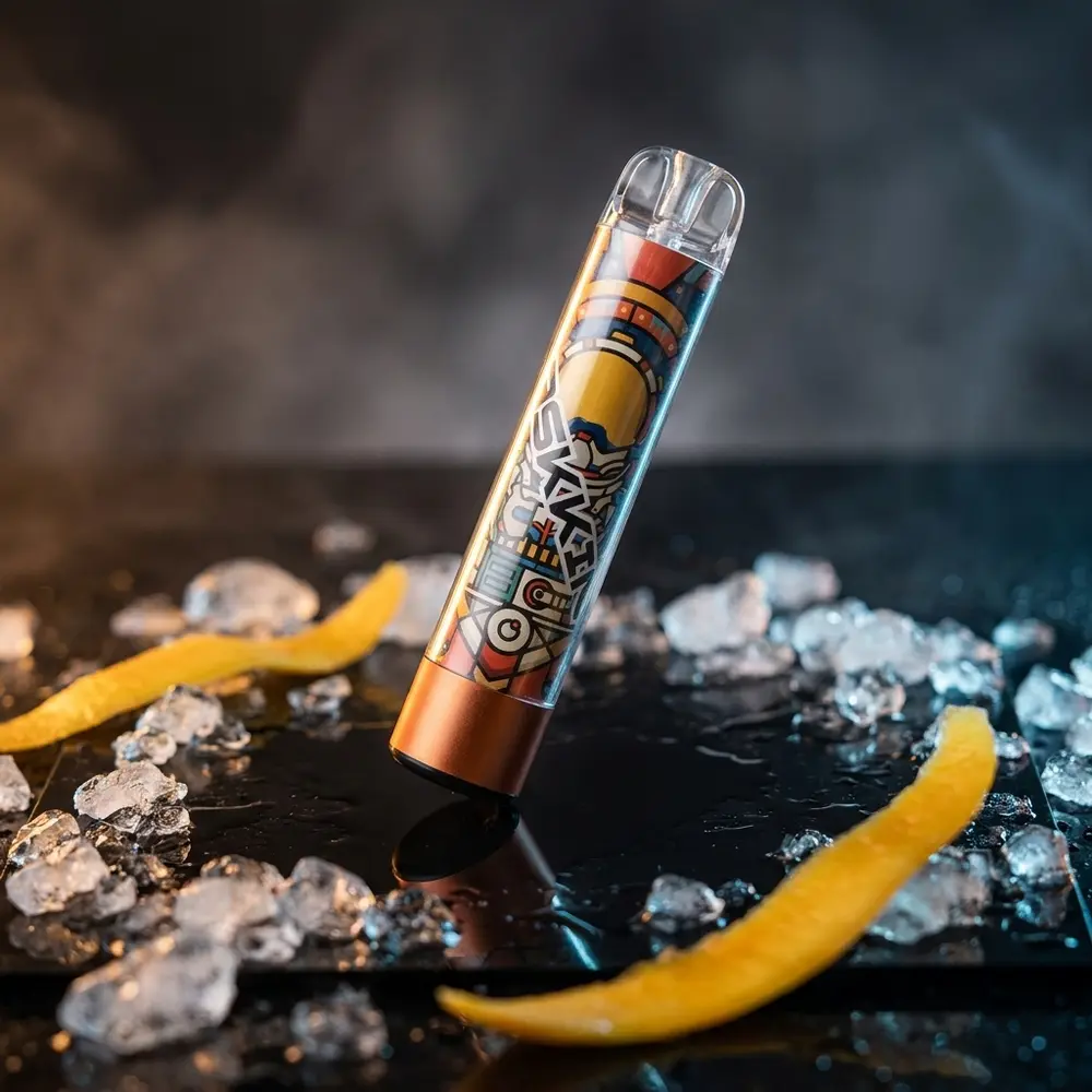 Pod Descartável Maskking High Pro Max Mango Ice sobre acrílico preto com gelo e reflexos, close dramático - Vapor Gringo