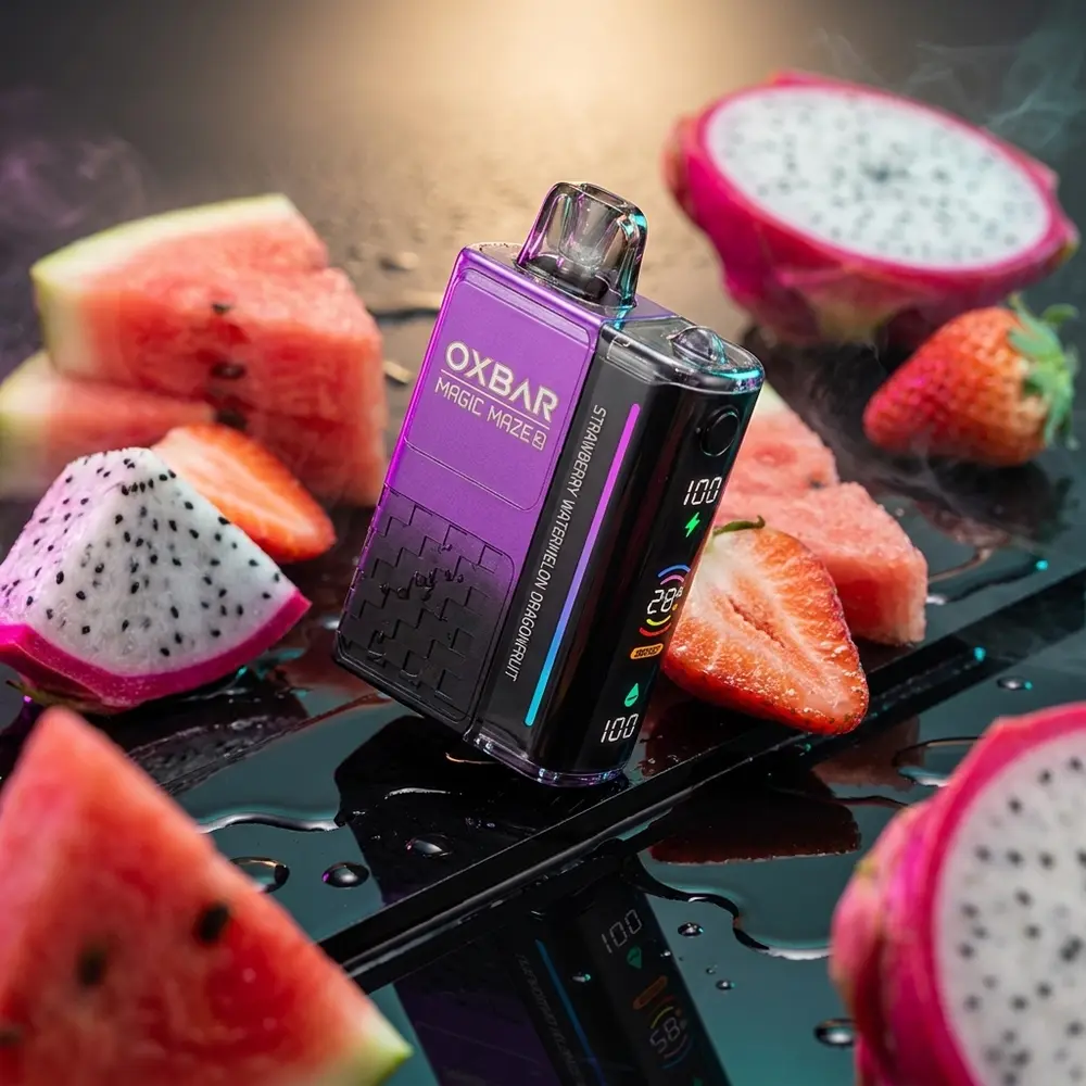 Pod Descartavel Oxbar Magic Maze 2.0 sobre acrilico molhado com reflexos magenta/teal e frutas fatiadas - Vapor Gringo