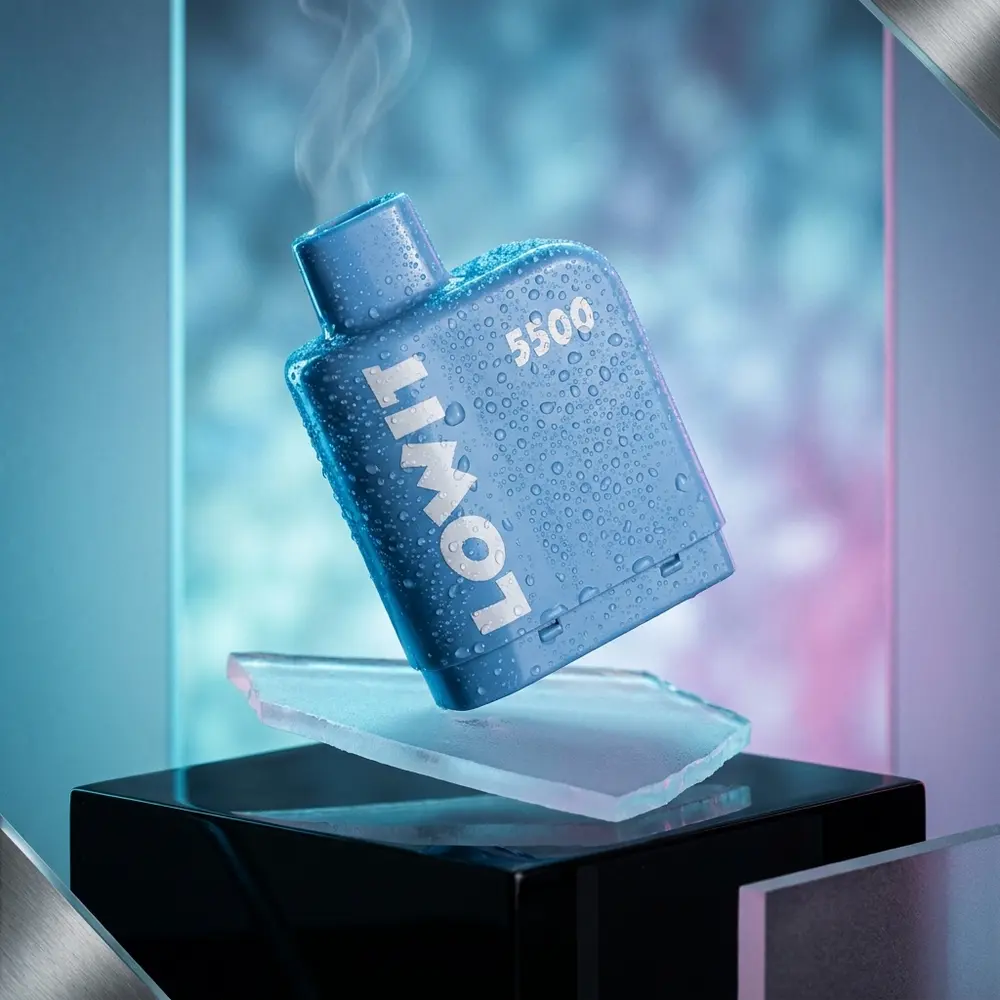 Refil Pod Lowit 2500 Blueberry Ice sobre acrilico gelado com gotas e iluminação azul intensa - Vapor Gringo