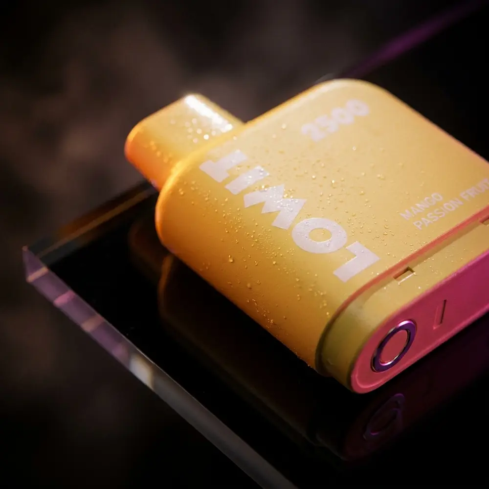 Refil Pod Lowit 2500 puffs Mango Passion Fruit sobre acrilico preto brilhante com luz dramatica e reflexos - Vapor Gringo