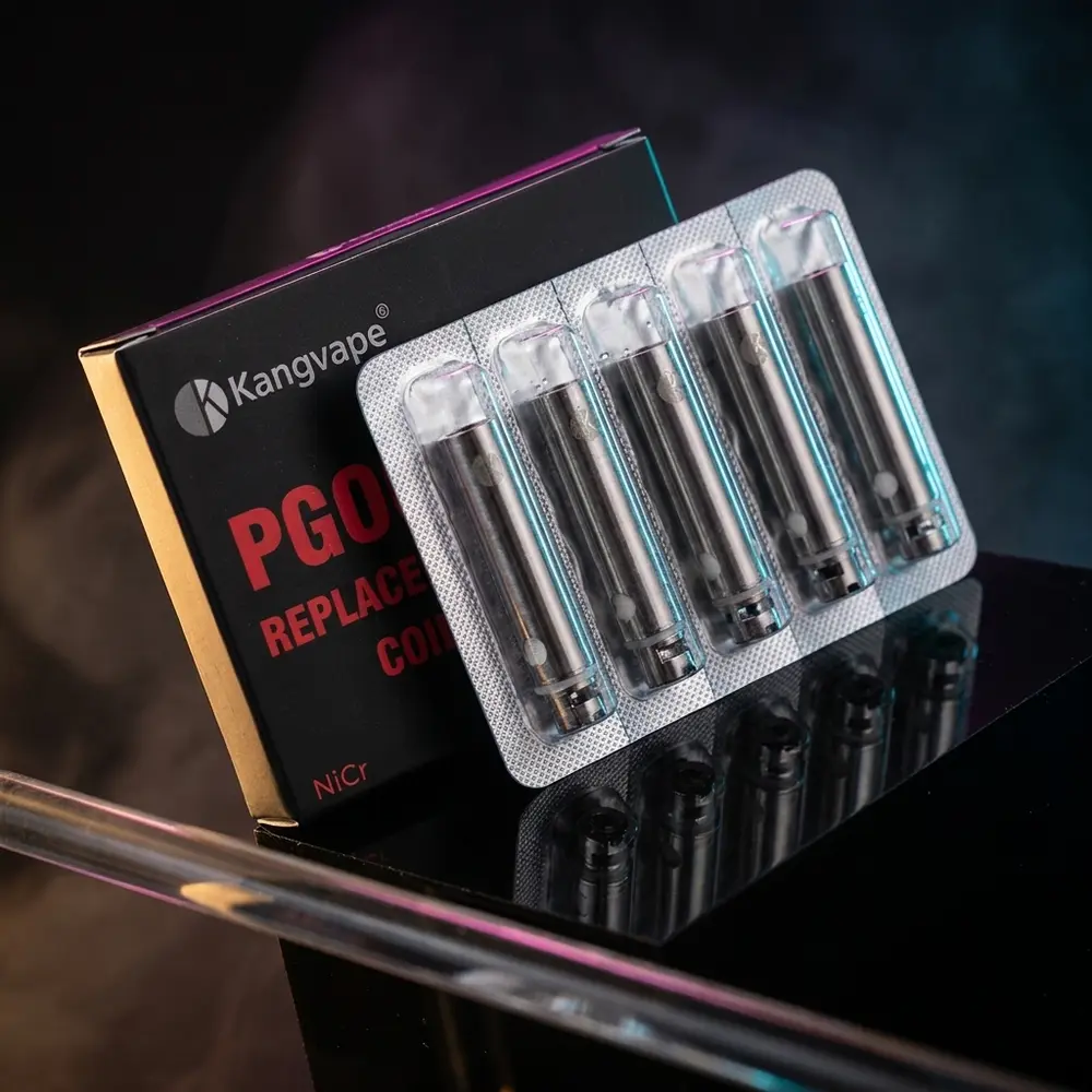 Resistencia Kangertech PGOCC central sobre base acrilica escura com reflexos metalicos e luzes RGB - Vapor Gringo