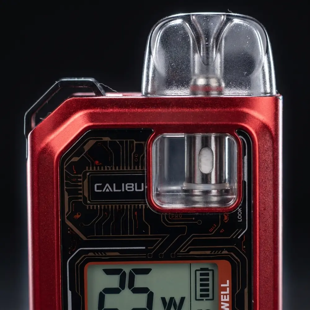 Bocal, visor e acabamento PCTG do Uwell Caliburn GK3 com gotas de condensacao e reflexos finos - Vapor Gringo
